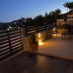 ισογειο επιπλωμενο διαμερισμα Apartmán